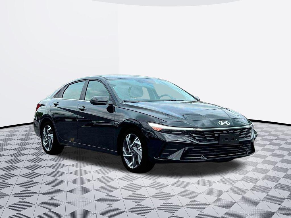 new 2025 Hyundai Elantra car, priced at $27,017