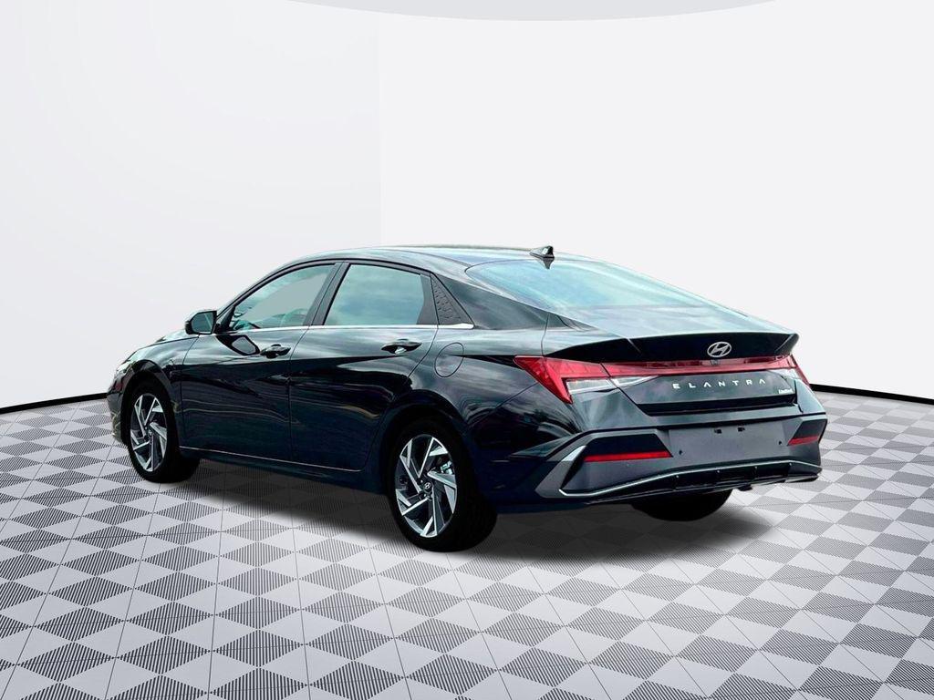 new 2025 Hyundai Elantra car, priced at $27,017