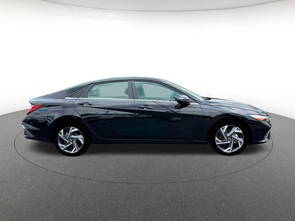 new 2025 Hyundai Elantra car, priced at $27,217
