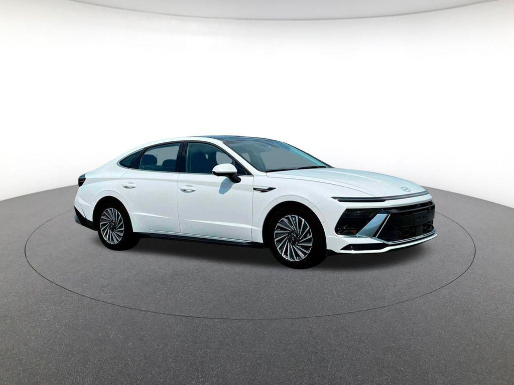 new 2025 Hyundai Sonata Hybrid car, priced at $37,133