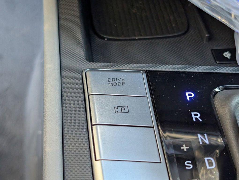 new 2025 Hyundai Elantra car, priced at $24,040