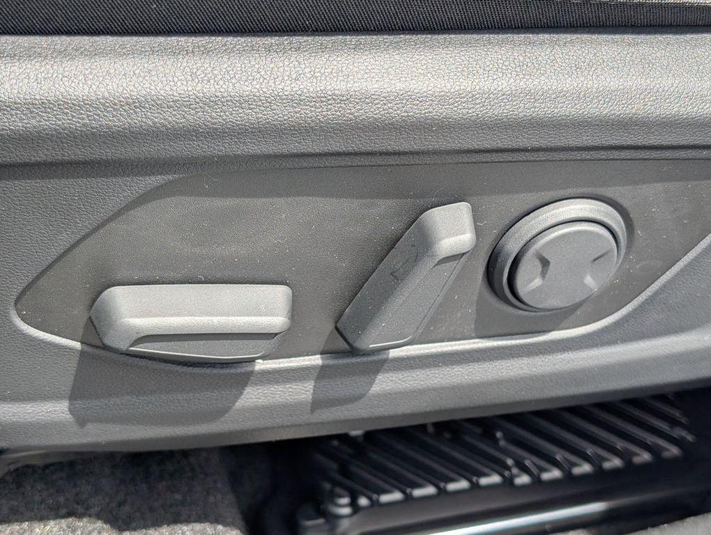 new 2025 Hyundai TUCSON Hybrid car, priced at $39,554