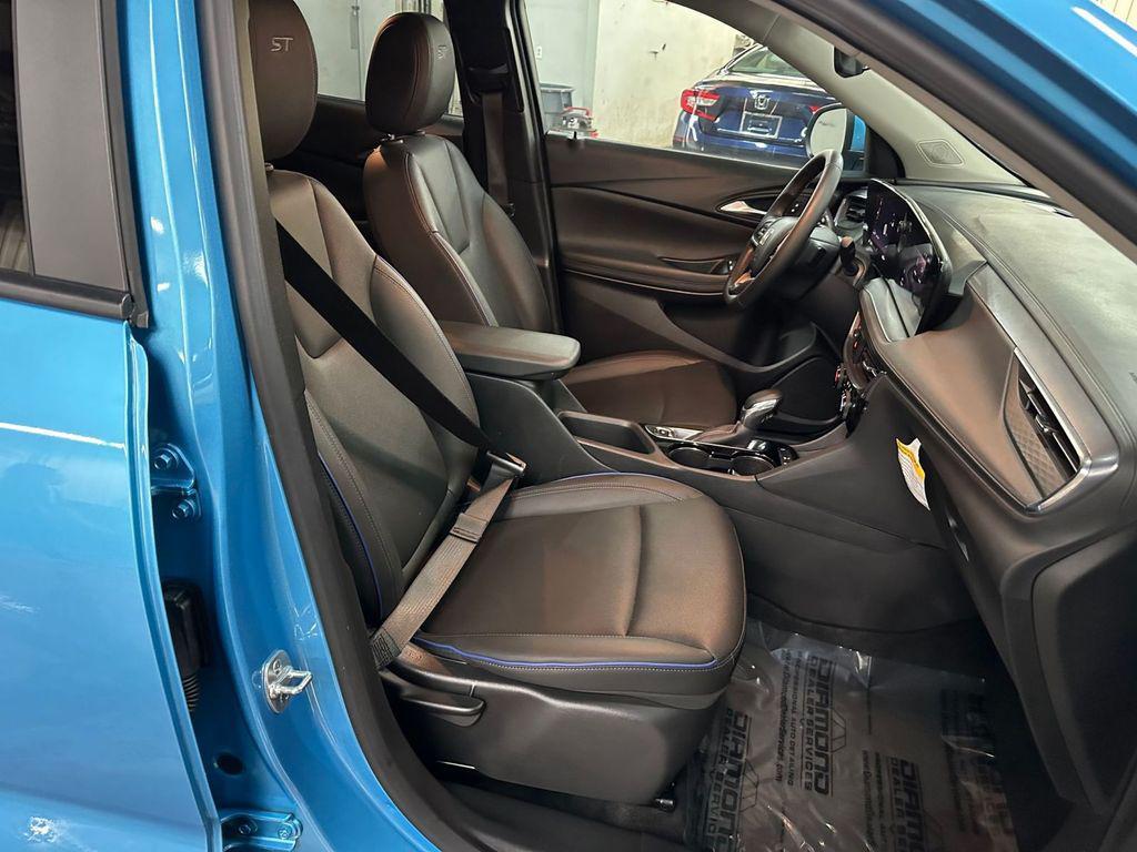 used 2025 Buick Encore GX car, priced at $25,911