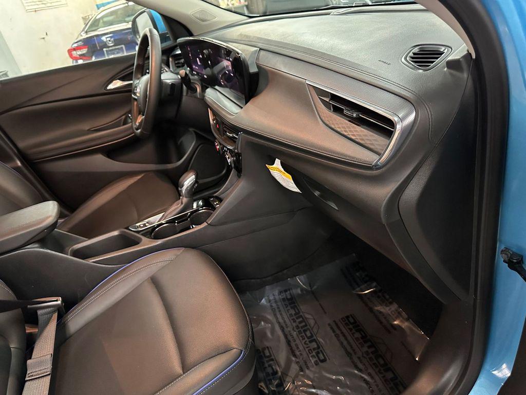 used 2025 Buick Encore GX car, priced at $25,911