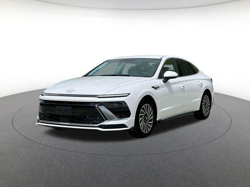 new 2025 Hyundai Sonata Hybrid car, priced at $31,245
