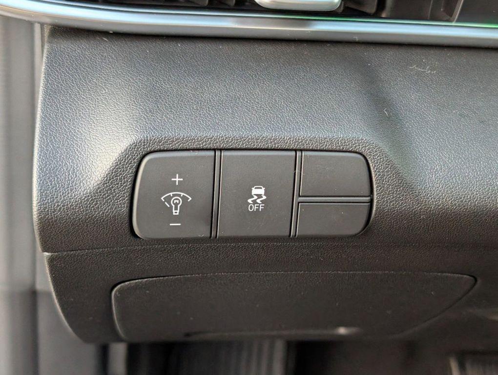 new 2025 Hyundai Elantra car, priced at $25,589