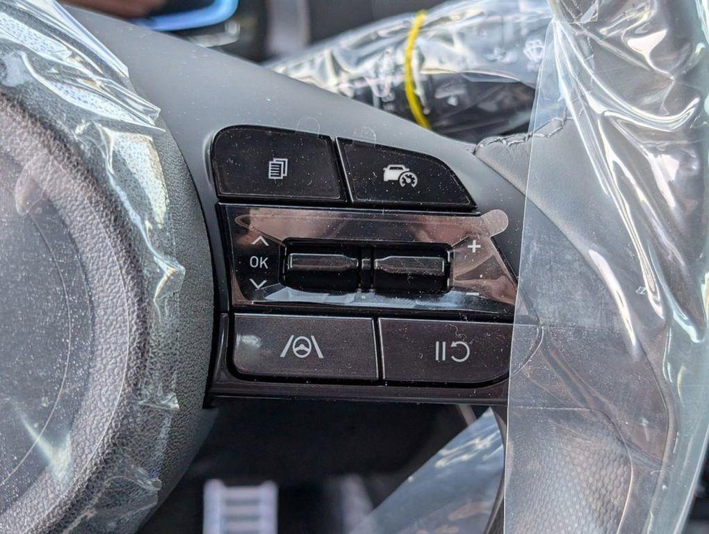 new 2025 Hyundai Elantra car, priced at $24,025