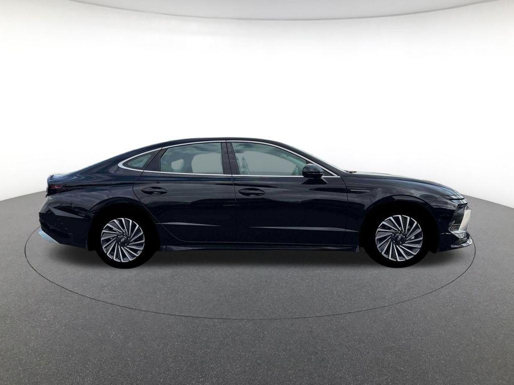 new 2025 Hyundai Sonata Hybrid car, priced at $36,675