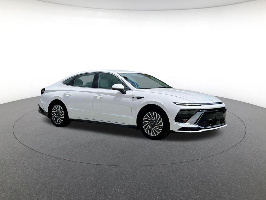new 2025 Hyundai Sonata Hybrid car, priced at $31,146