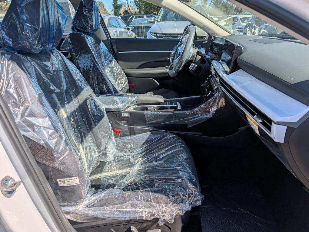 new 2025 Hyundai Sonata Hybrid car, priced at $31,146