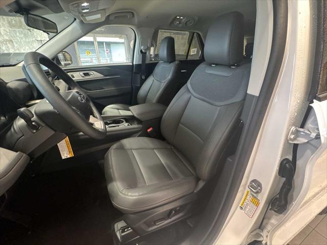 new 2025 Ford Explorer car, priced at $46,660