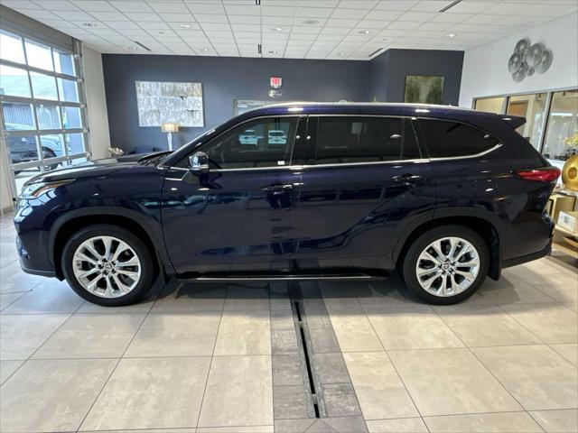 used 2022 Toyota Highlander car, priced at $37,977