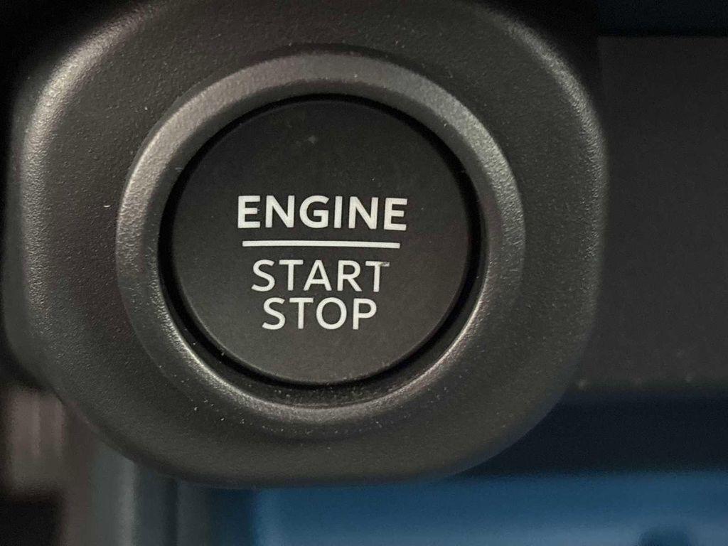 new 2025 Ford Maverick car, priced at $33,995