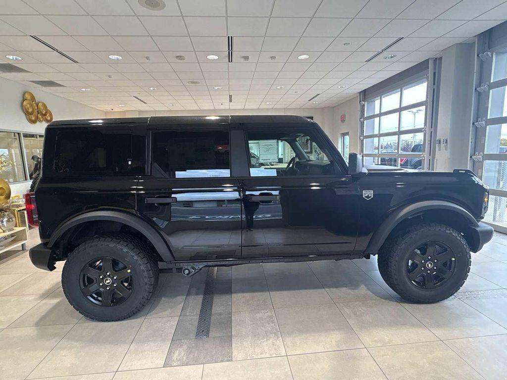 new 2025 Ford Bronco car, priced at $48,960