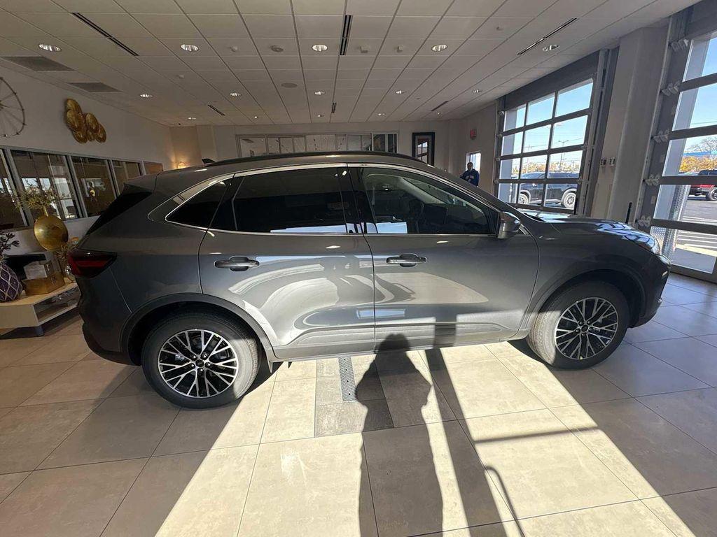 new 2026 Ford Escape PHEV car, priced at $31,895