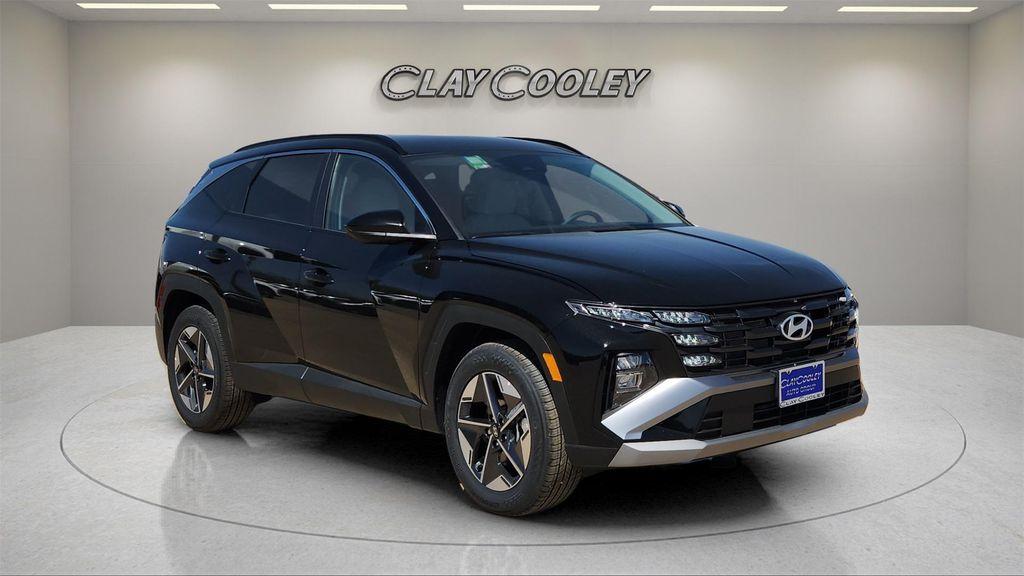 new 2025 Hyundai Tucson car, priced at $30,000