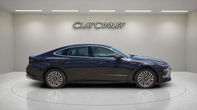 new 2025 Hyundai Sonata Hybrid car, priced at $38,855