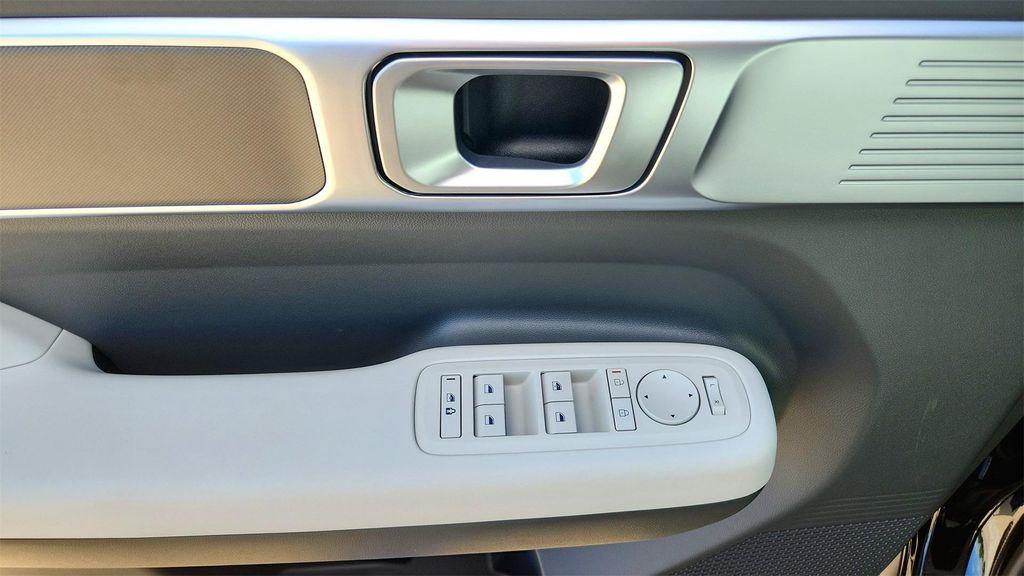 used 2024 Hyundai Santa Fe car, priced at $28,008