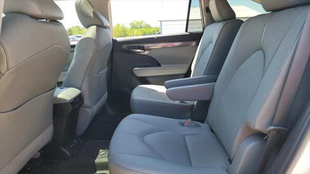 used 2021 Toyota Highlander car, priced at $37,888