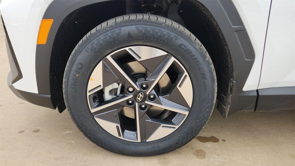 new 2025 Hyundai Tucson car, priced at $30,000