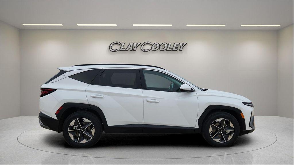 new 2025 Hyundai Tucson car, priced at $30,000