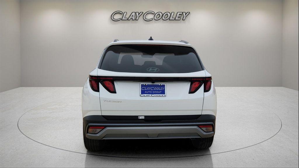 new 2025 Hyundai Tucson car, priced at $30,000