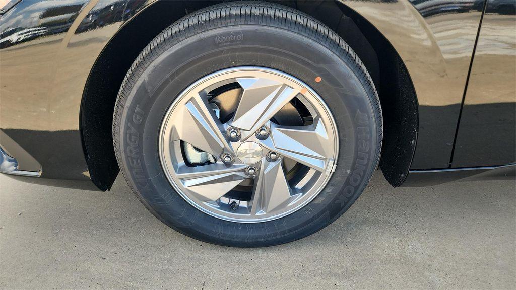 new 2025 Hyundai Elantra car, priced at $21,999