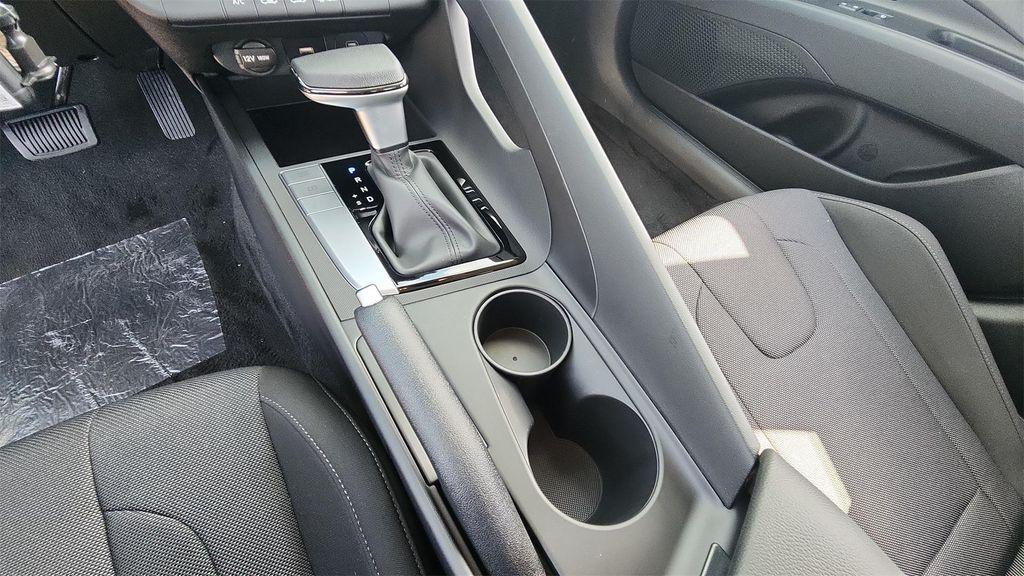 new 2025 Hyundai Elantra car, priced at $21,999
