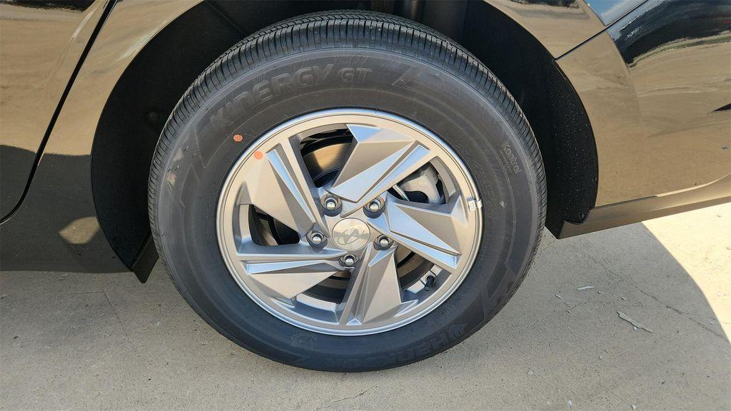 new 2025 Hyundai Elantra car, priced at $21,999