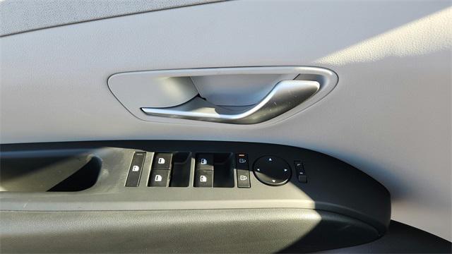 new 2025 Hyundai Tucson car, priced at $34,170