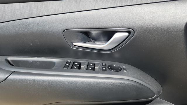 new 2025 Hyundai TUCSON Hybrid car, priced at $37,486