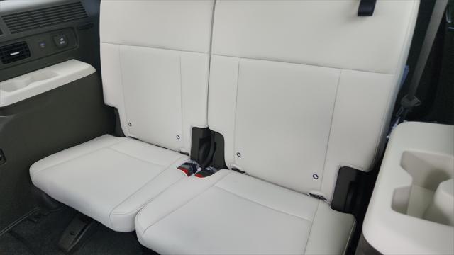 new 2025 Hyundai SANTA FE HEV car, priced at $51,660