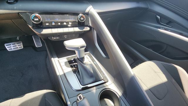 new 2025 Hyundai Elantra car, priced at $22,579