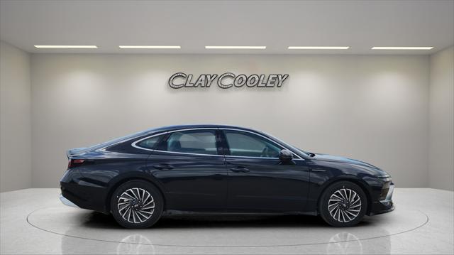 new 2025 Hyundai Sonata Hybrid car, priced at $38,855