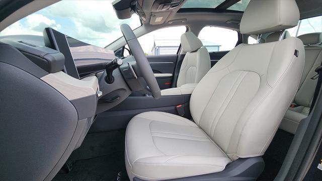 new 2025 Hyundai Sonata Hybrid car, priced at $38,855