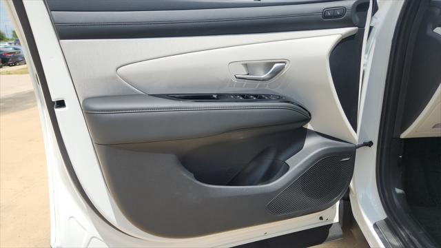 new 2025 Hyundai TUCSON Hybrid car, priced at $42,953