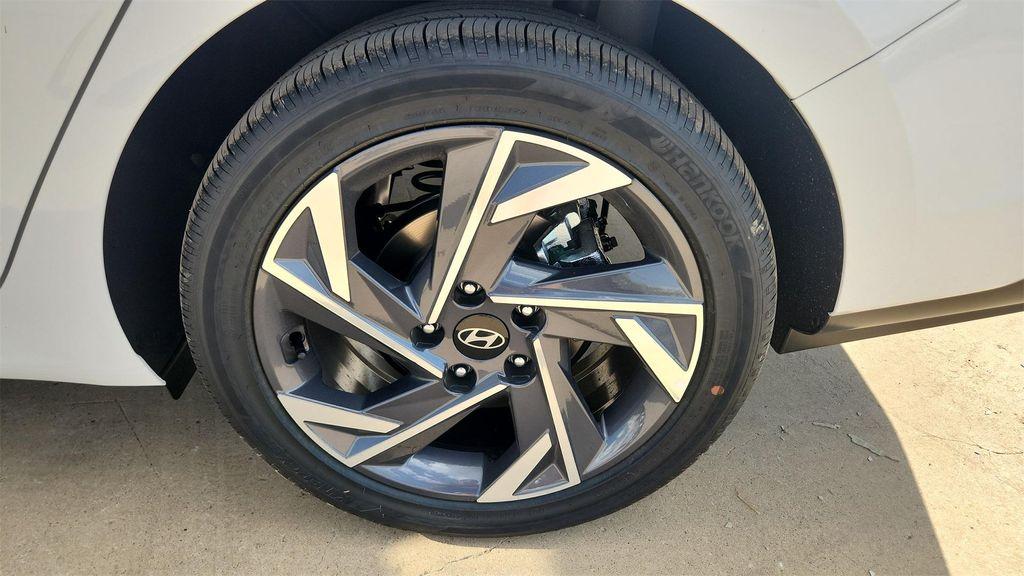 new 2025 Hyundai Elantra car, priced at $26,444