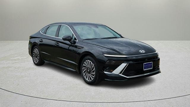 new 2024 Hyundai Sonata Hybrid car, priced at $38,900