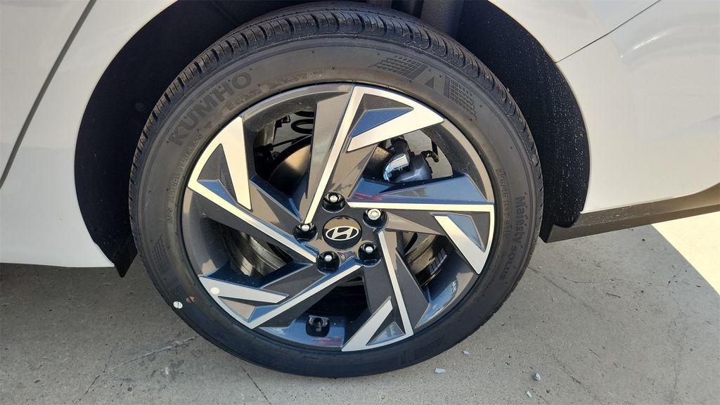 new 2025 Hyundai Elantra car, priced at $23,444