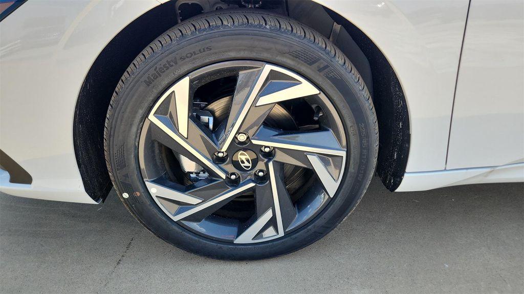 new 2025 Hyundai Elantra car, priced at $23,444