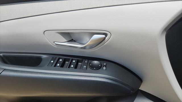 new 2025 Hyundai TUCSON Hybrid car, priced at $38,289