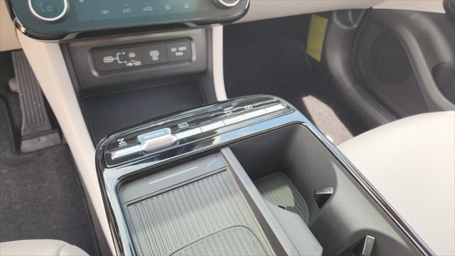 new 2025 Hyundai TUCSON Hybrid car, priced at $38,289