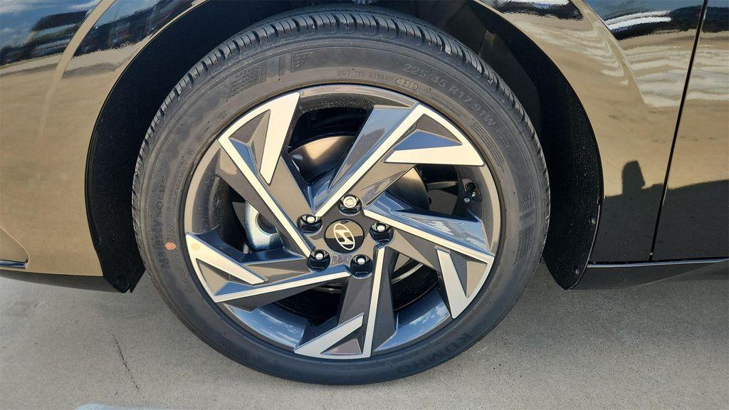 new 2025 Hyundai Elantra car, priced at $23,444