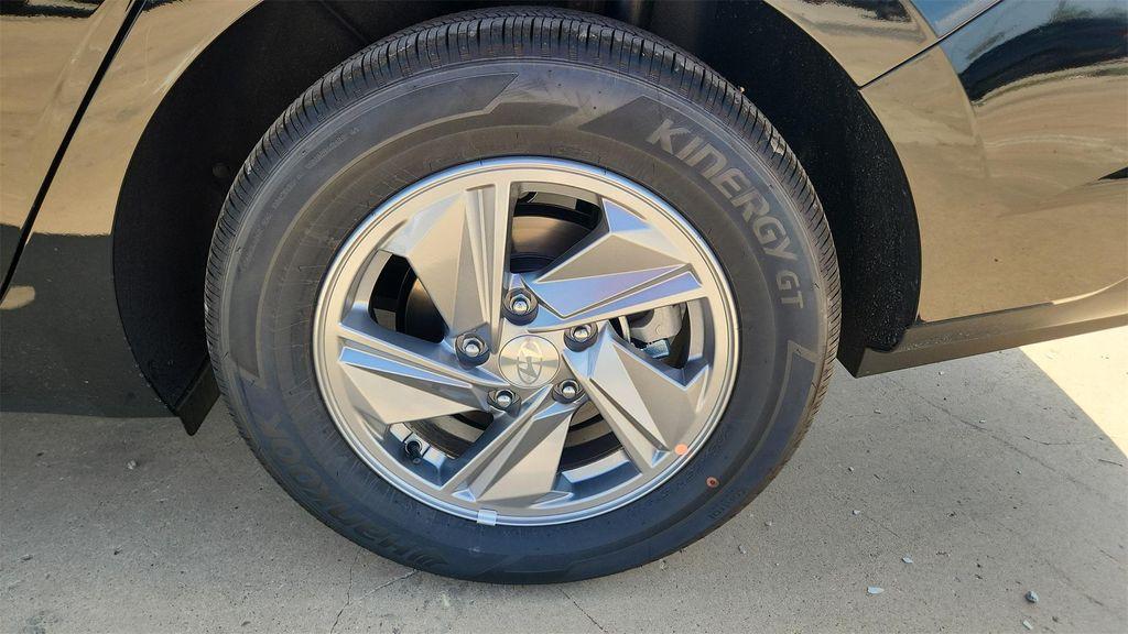 new 2025 Hyundai Elantra car, priced at $21,999