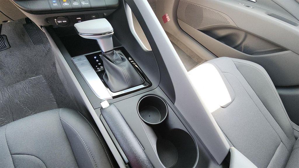 new 2025 Hyundai Elantra car, priced at $21,999