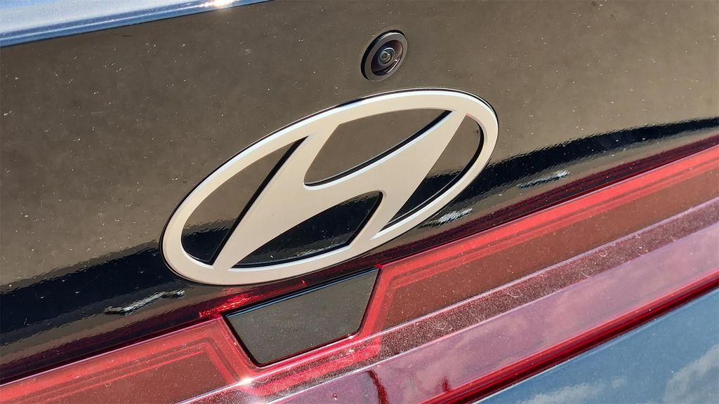 new 2025 Hyundai Elantra car, priced at $21,999