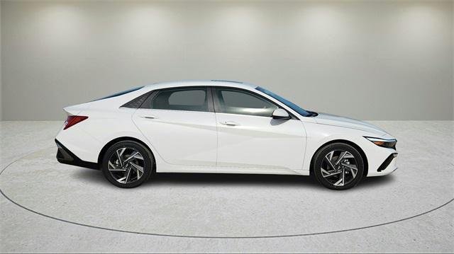 new 2025 Hyundai Elantra car, priced at $27,680