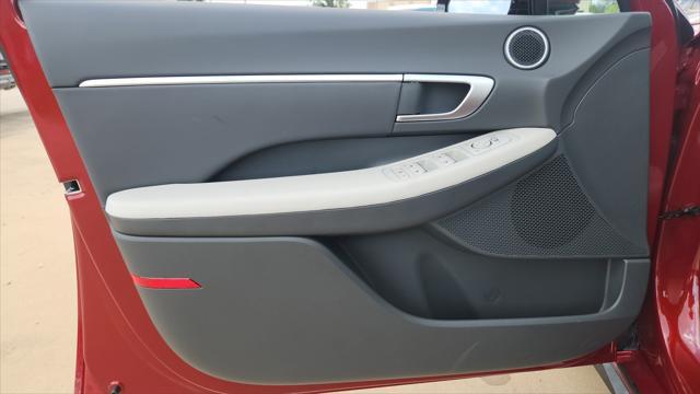 new 2025 Hyundai Sonata Hybrid car, priced at $32,505
