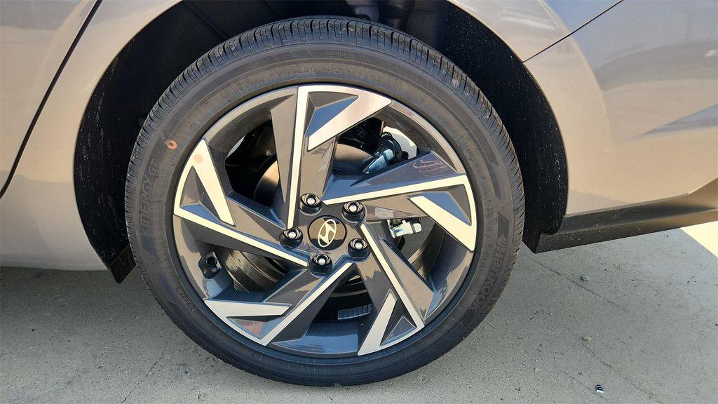 new 2025 Hyundai Elantra car, priced at $25,888