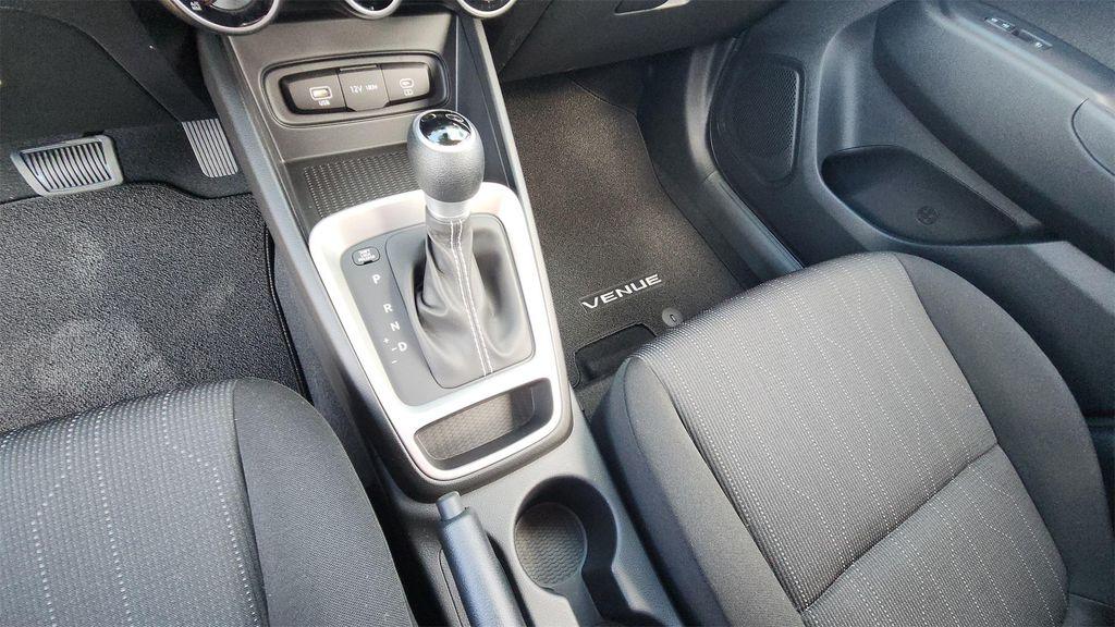 new 2025 Hyundai Venue car, priced at $22,306